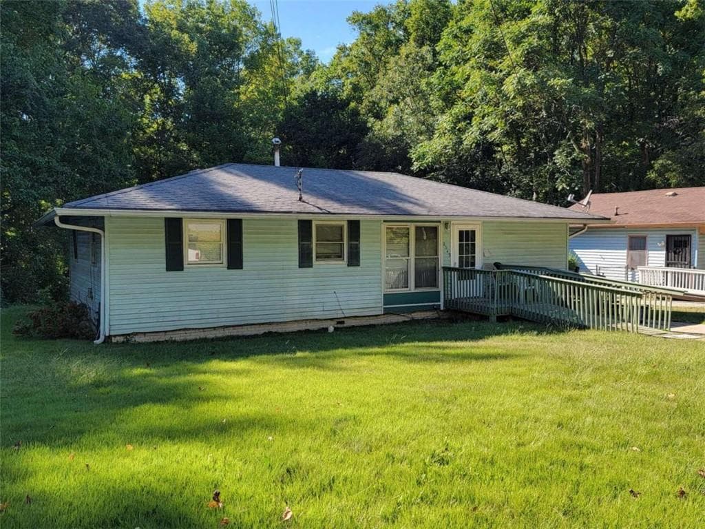 3 bedroom, 2 bathroom, 1,100 sq ft single family residence sold at 2049 Phillips Drive, Atlanta, GA 30315