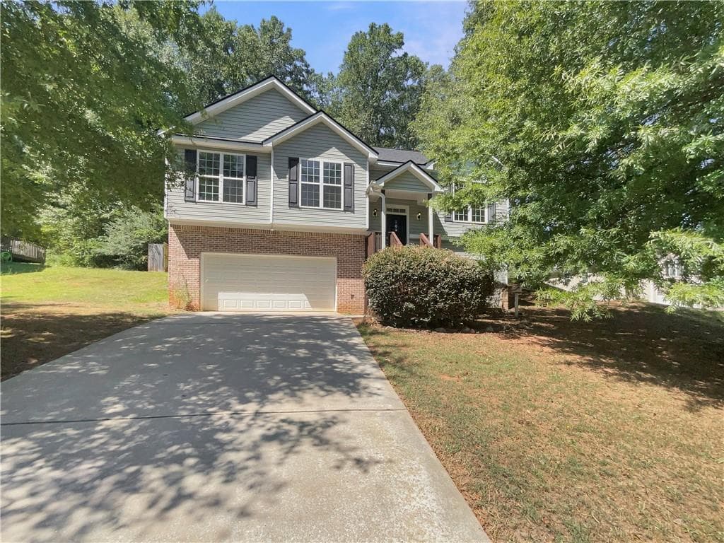 18 Forest Lane, Newnan, GA 30263 — most recent listing photo