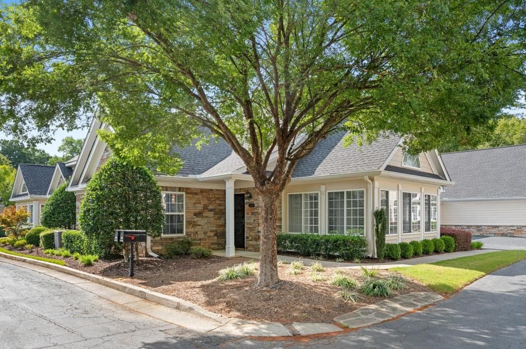 2995 Oakside Circle, Alpharetta, GA 30004 — most recent listing photo