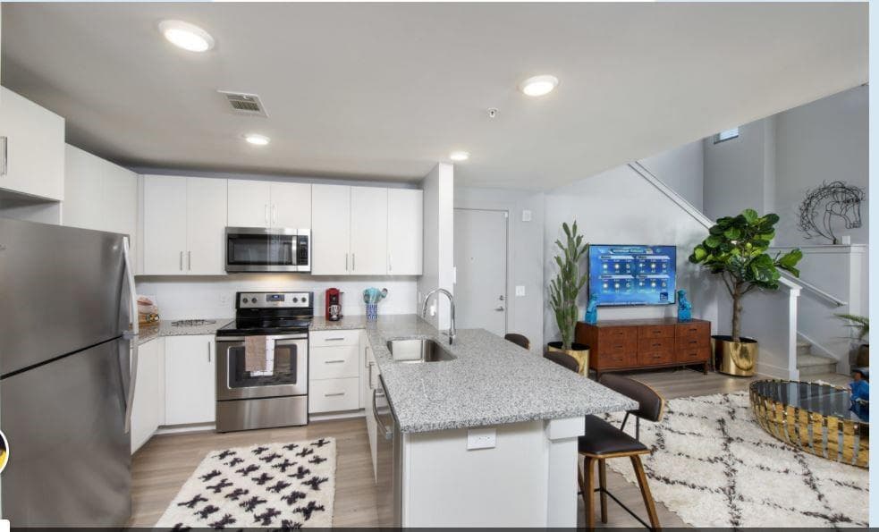 2 bedroom, 2 bathroom, 1,048 sq ft apartment for rent at 1099 Boulevard 2317, Atlanta, GA 30312 for $1,965 a month — photo 2