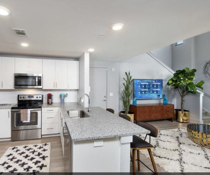 3 bedroom, 2 bathroom, 1,408 sq ft apartment for rent at 1099 Boulevard 1215, Atlanta, GA 30312 for $2,036 a month — photo 1 of 19