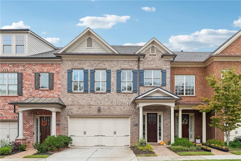 3 bedroom, 4 bathroom, 2,759 sq ft townhouse sold at 3835 DUKE RESERVE Circle, Peachtree Corners, GA 30092