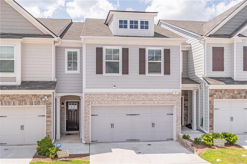 3 bedroom, 3 bathroom townhouse sold at 7745 Squire Court, Fairburn, GA 30213