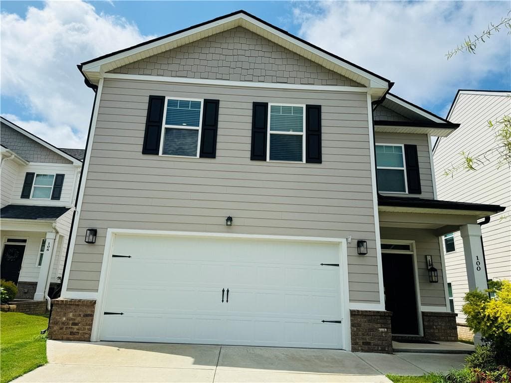 3 bedroom, 3 bathroom single family residence sold at 100 Rainy Court, Hoschton, GA 30548