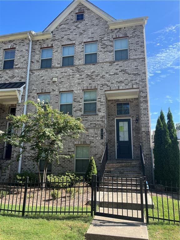 3 bedroom, 4 bathroom, 2,230 sq ft townhouse sold at 1970 Devonwood Drive, Atlanta, GA 30329