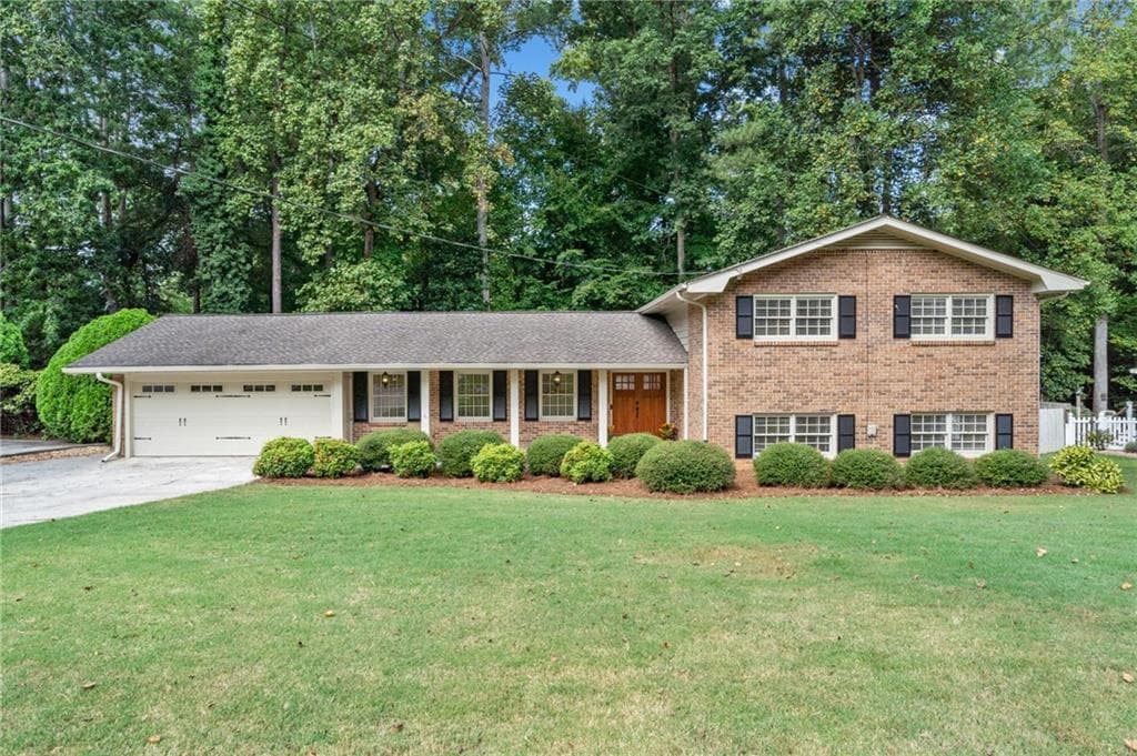 5 bedroom, 3 bathroom, 2,725 sq ft single family residence sold at 2842 Evans Woods Drive, Atlanta, GA 30340