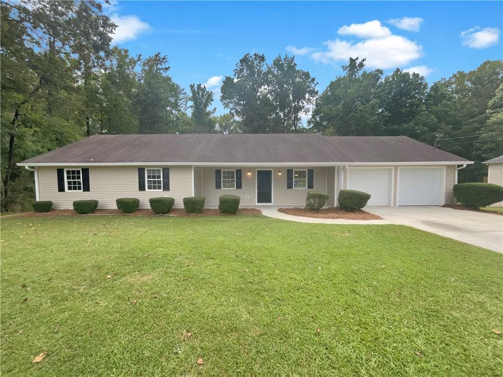 3 bedroom, 2 bathroom single family residence sold at 10125 S Dinah Circle, Covington, GA 30014