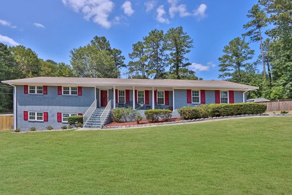 5 bedroom, 3 bathroom, 2,875 sq ft single family residence sold at 2613 Plum Street, Snellville, GA 30078
