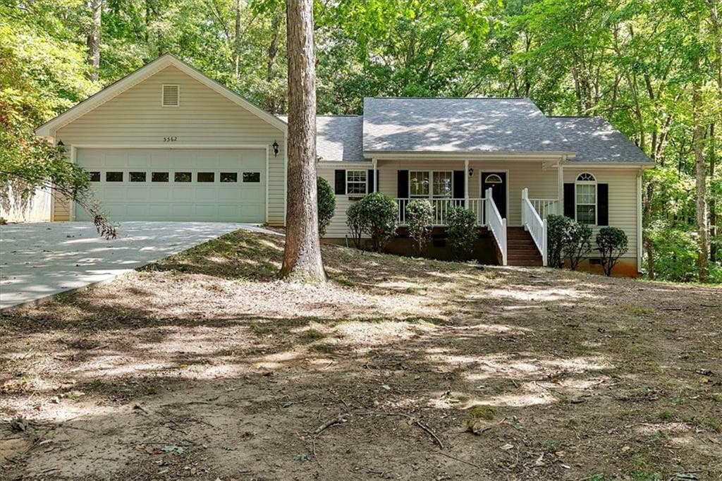 3 bedroom, 2 bathroom, 1,656 sq ft single family residence sold at 5562 Stone Trace, Gainesville, GA 30504