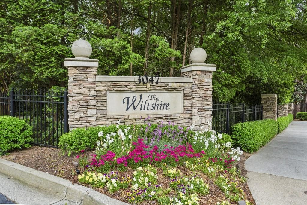 3 bedroom, 2 bathroom, 1,604 sq ft condominium sold at 3047 Lenox Road 2203, Atlanta, GA 30324