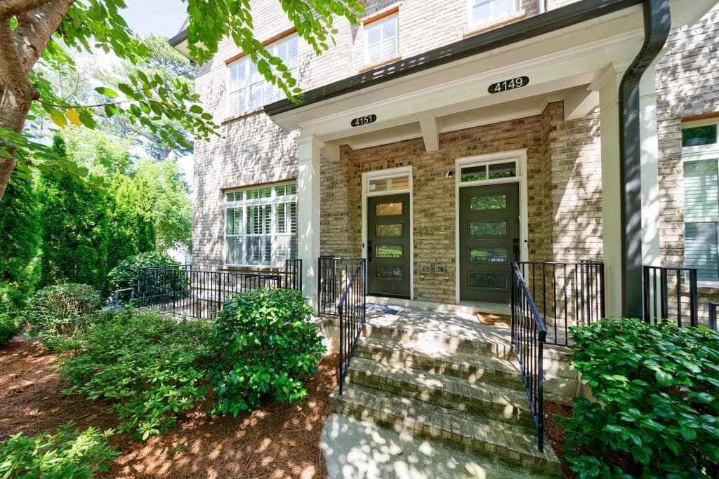 3 bedroom, 4 bathroom, 2,237 sq ft townhouse sold at 4151 Township Parkway, Atlanta, GA 30342