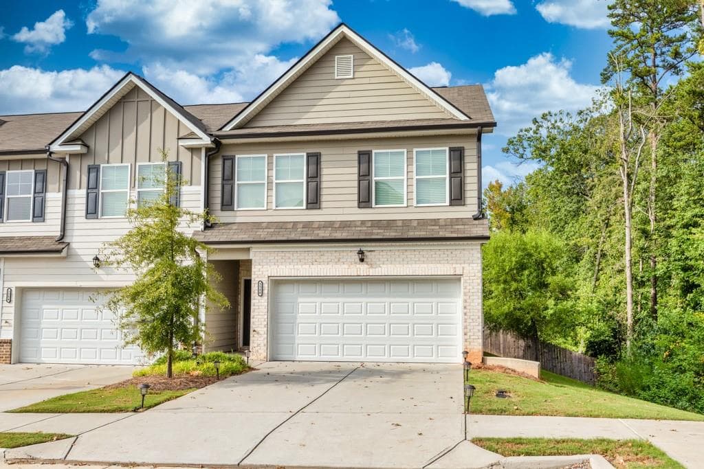 3 bedroom, 3 bathroom, 2,085 sq ft townhouse under contract at 5586 Cannonade Lane, Stonecrest, GA 30058 — photo 3