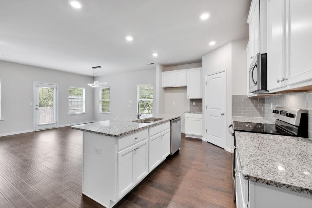 3 bedroom, 3 bathroom, 2,085 sq ft townhouse under contract at 5586 Cannonade Lane, Stonecrest, GA 30058 — photo 7