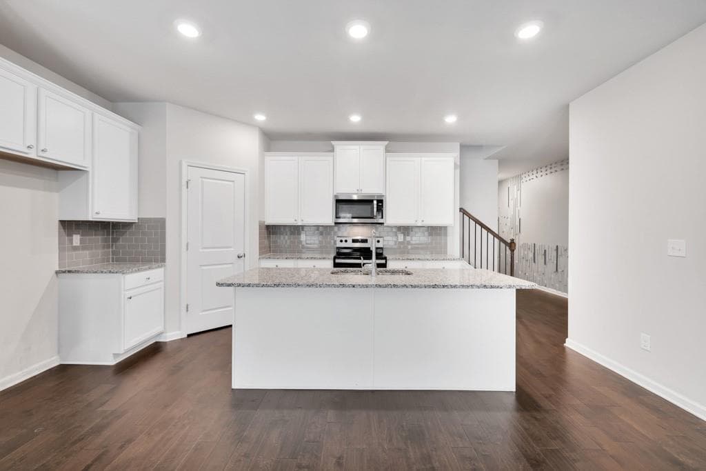 3 bedroom, 3 bathroom, 2,085 sq ft townhouse under contract at 5586 Cannonade Lane, Stonecrest, GA 30058 — photo 8