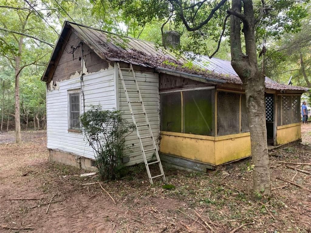 1 bedroom, 1 bathroom single family residence for sale at 1020 Horton Drive, Greensboro, GA 30642 — photo 3