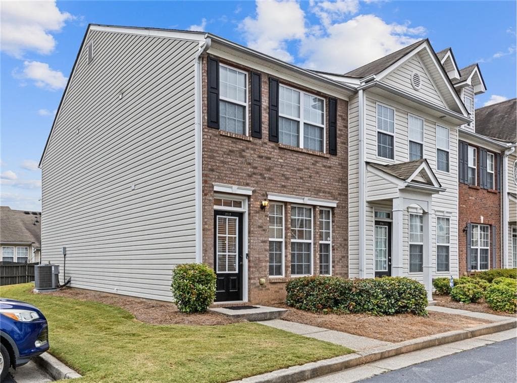 2707 Heathrow Drive, Lawrenceville, GA 30043 — most recent listing photo