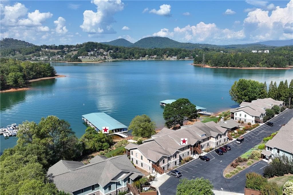 3 bedroom, 3 bathroom condominium sold at 1407 Lakeside Road 206, Hiawassee, GA 30546