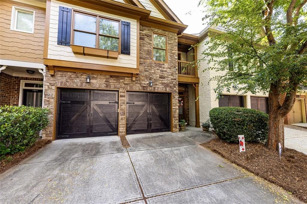 3 bedroom, 3 bathroom townhouse sold at 3504 Pecos Lane, Peachtree Corners, GA 30092