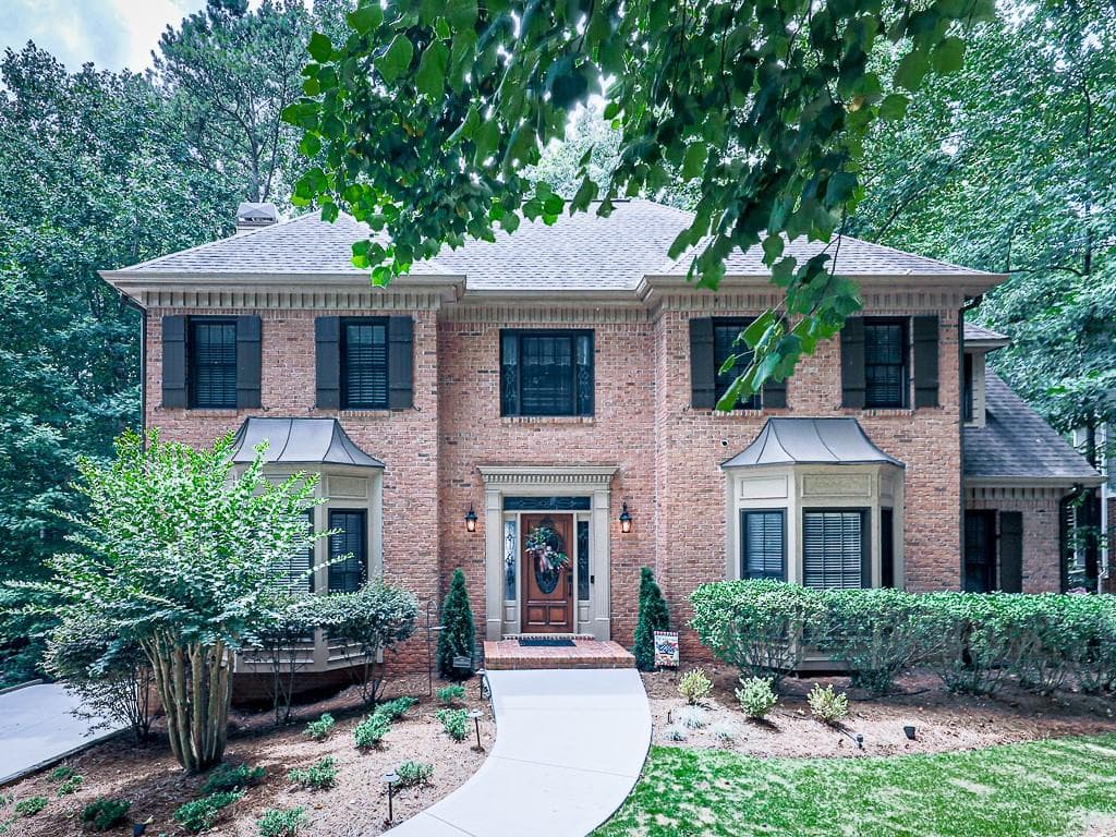 4 bedroom, 4 bathroom, 3,672 sq ft single family residence sold at 3520 Stone Cliff Way, Woodstock, GA 30189