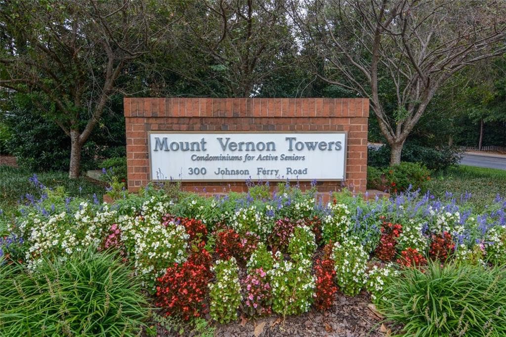 1 bedroom, 1 bathroom, 760 sq ft condominium sold at 300 Johnson Ferry Road B1003, Sandy Springs, GA 30328