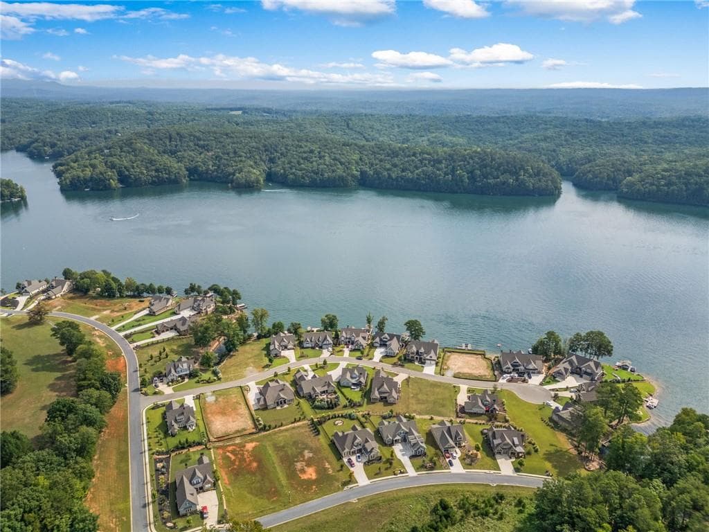 2 bedroom, 2 bathroom, 954 sq ft condominium sold at 1303 Fairway Oaks, Waleska, GA 30183