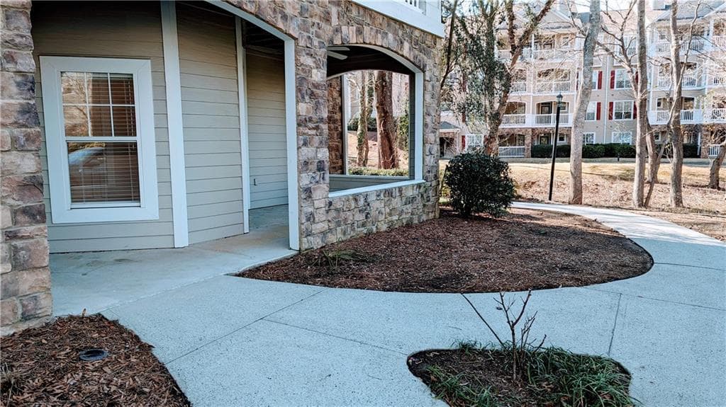 2 bedroom, 3 bathroom condominium sold at 212 Edinburgh Court 212, Alpharetta, GA 30004