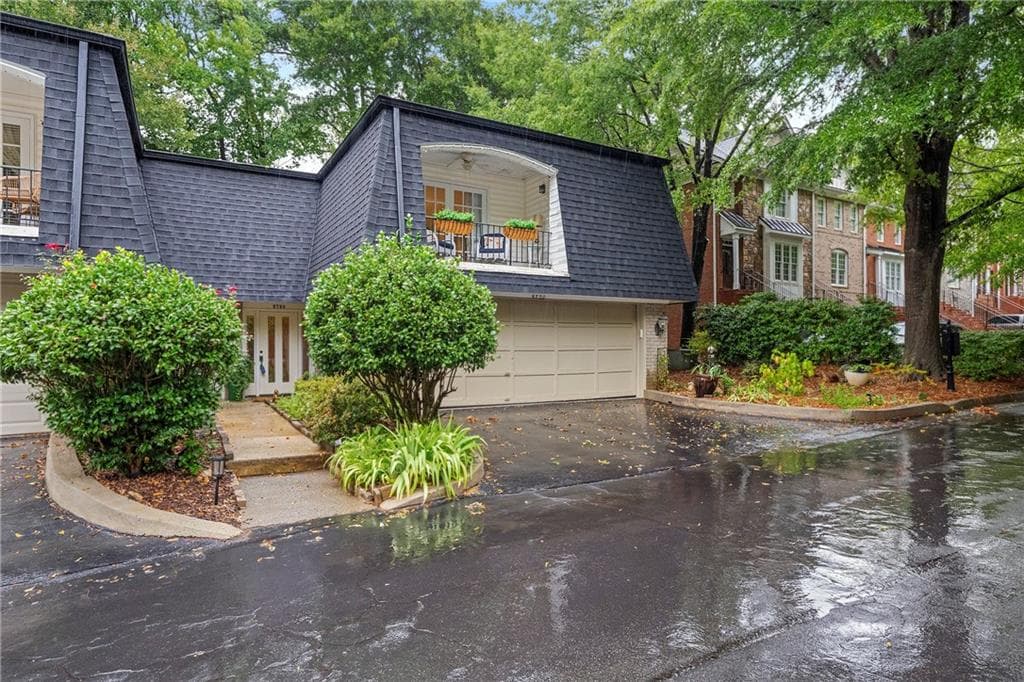 3 bedroom, 3 bathroom, 1,786 sq ft condominium sold at 5720 CHEMIN DE VIE, Atlanta, GA 30342