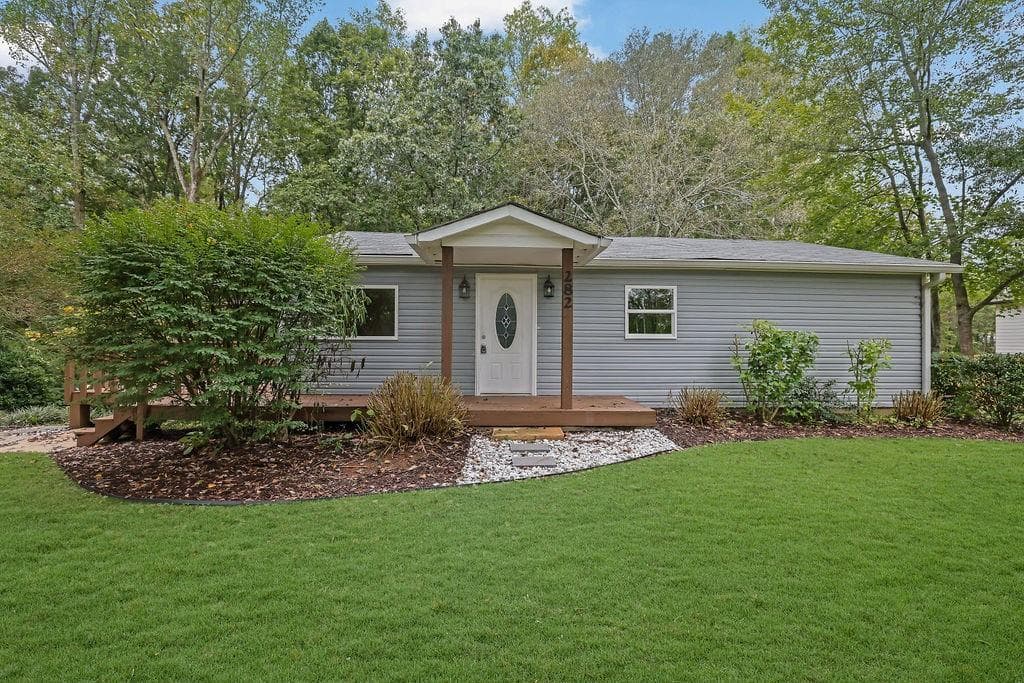 2 bedroom, 2 bathroom, 1,240 sq ft single family residence sold at 282 McArthur Drive, Canton, GA 30115