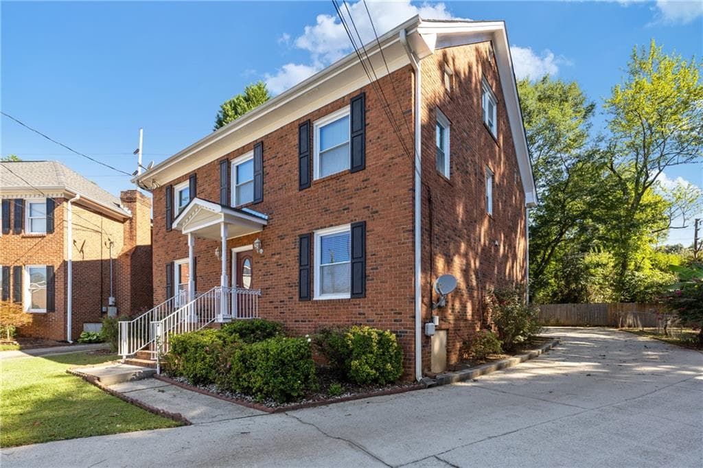 4 bedroom, 3 bathroom, 3,020 sq ft single family residence sold at 3118 Henderson Walk, Atlanta, GA 30340