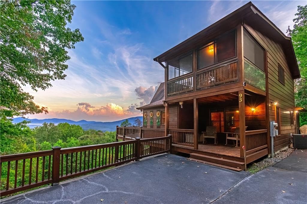 93 Tanglewood Trail, Blue Ridge, GA 30513 — most recent listing photo