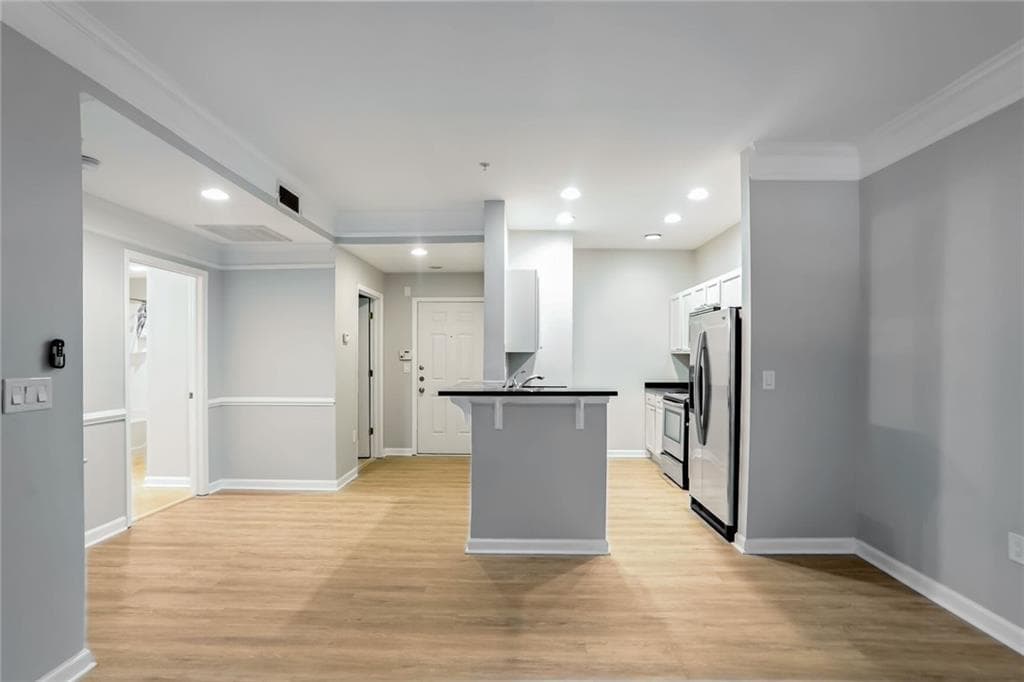1 bedroom, 1 bathroom condominium sold at 2700 PINE TREE Road 1007, Atlanta, GA 30324