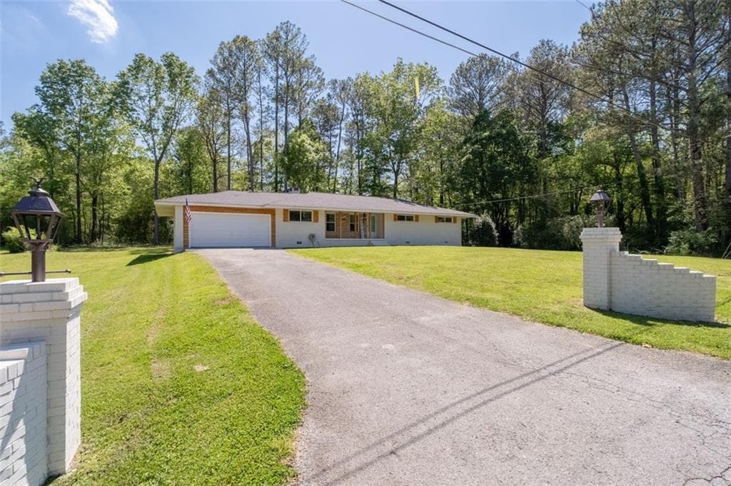 3 bedroom, 2 bathroom, 1,448 sq ft single family residence sold at 208 Woodland Circle, Calhoun, GA 30701