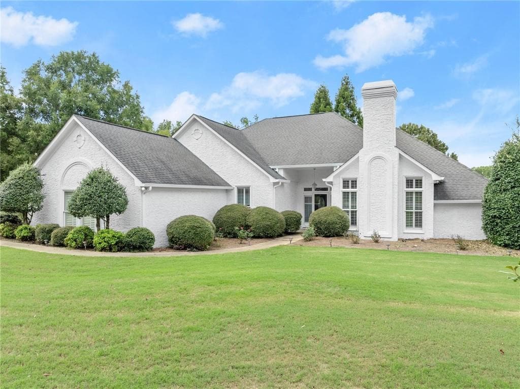 3 bedroom, 2 bathroom, 2,265 sq ft single family residence sold at 4706 Bedford Glen, Flowery Branch, GA 30542