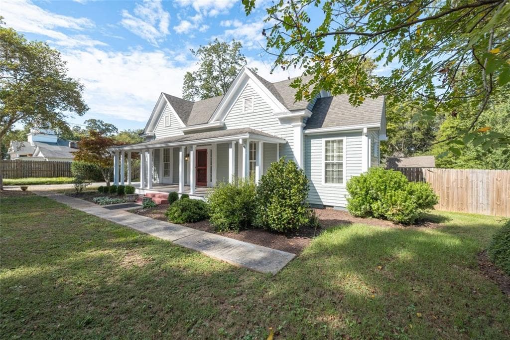 3 bedroom, 3 bathroom, 2,101 sq ft single family residence sold at 150 E Main Street, Rutledge, GA 30663