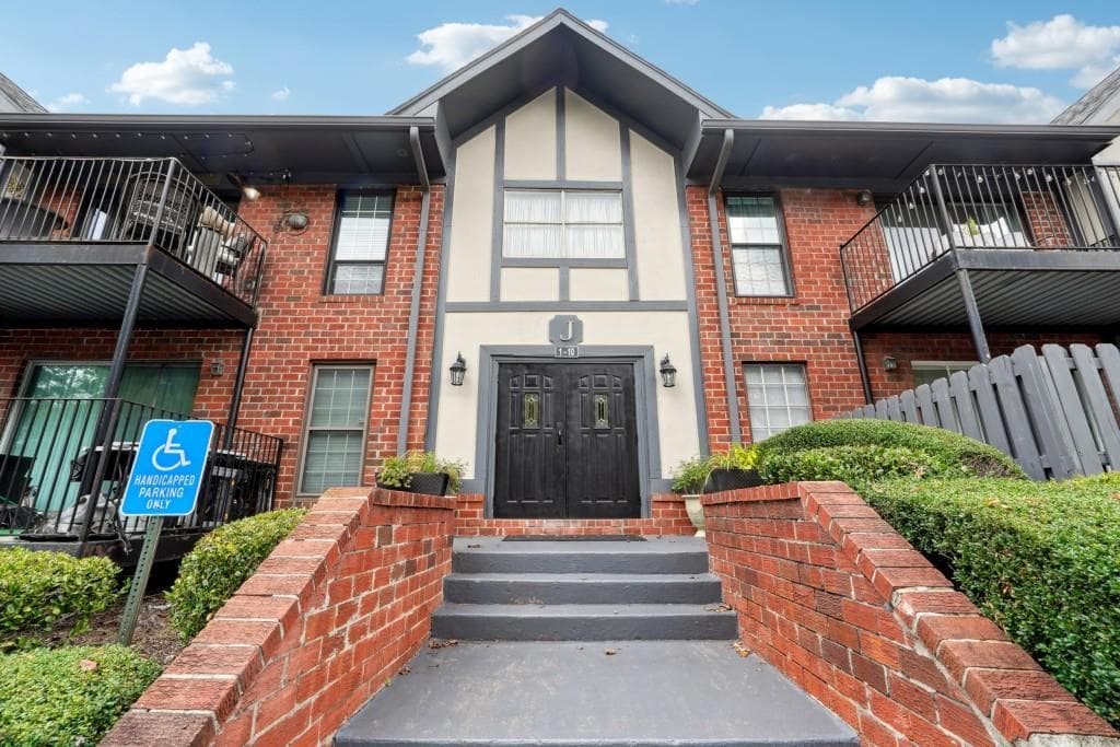 6851 Roswell Road J-9, Sandy Springs, GA 30328 — most recent listing photo