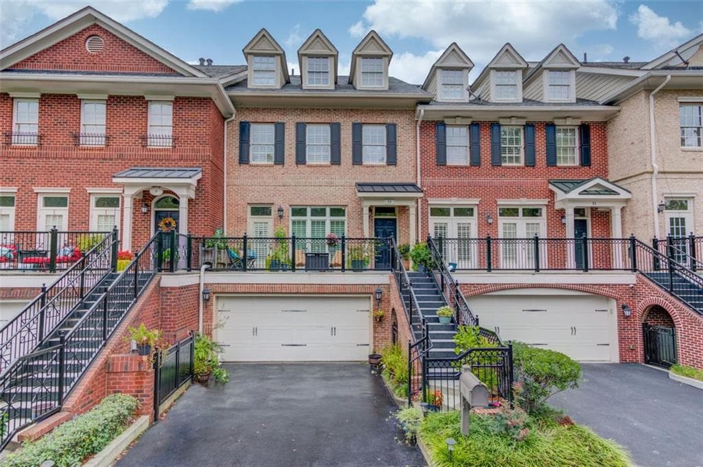 3 bedroom, 3 bathroom, 2,000 sq ft condominium sold at 10 BUFORD VILLAGE Walk, Buford, GA 30518