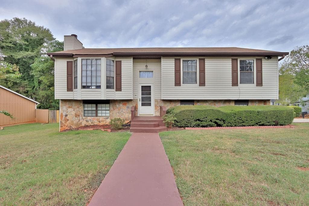 3 bedroom, 2 bathroom, 1,917 sq ft single family residence sold at 4933 Bayside Court, Stone Mountain, GA 30088