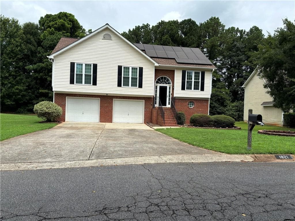 1821 Green Oak Circle, Lawrenceville, GA 30043 — most recent listing photo