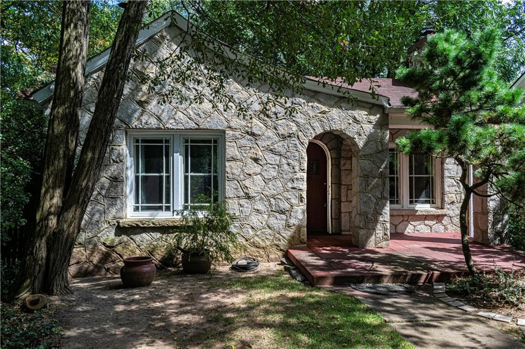 1041 Ridge Avenue, Stone Mountain, GA 30083 — most recent listing photo
