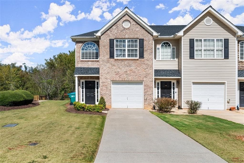 2 bedroom, 3 bathroom, 1,458 sq ft townhouse sold at 132 Creekwood Drive, Woodstock, GA 30188