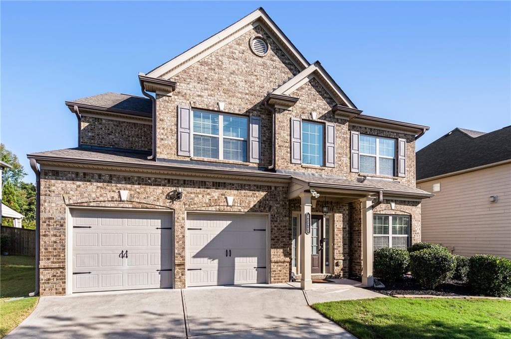 5 bedroom, 3 bathroom single family residence sold at 4575 Mossbrook Circle, Alpharetta, GA 30004