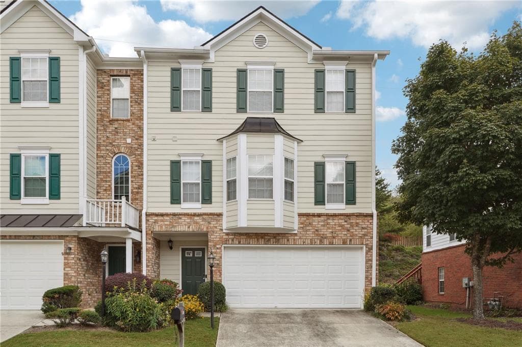 3 bedroom, 3 bathroom townhouse sold at 6003 Turfway Park Court, Sugar Hill, GA 30518