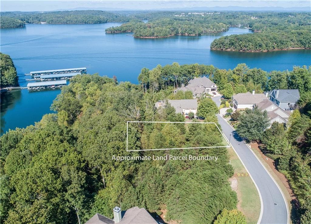 single family residence sold at 3555 Water Front Drive, Gainesville, GA 30506