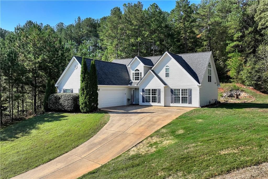 125 Maple Leaf Court, Hoschton, GA 30548 — most recent listing photo