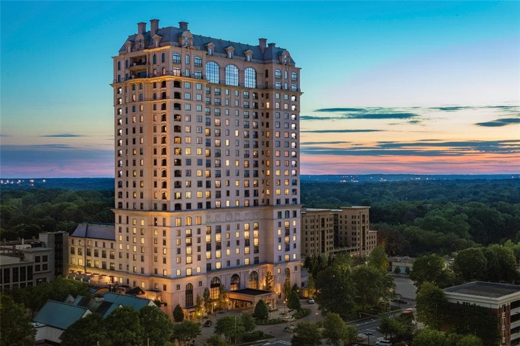 2 bedroom, 3 bathroom, 4,267 sq ft condominium for sale at 88 W Paces Ferry Road 1130, Atlanta, GA 30305