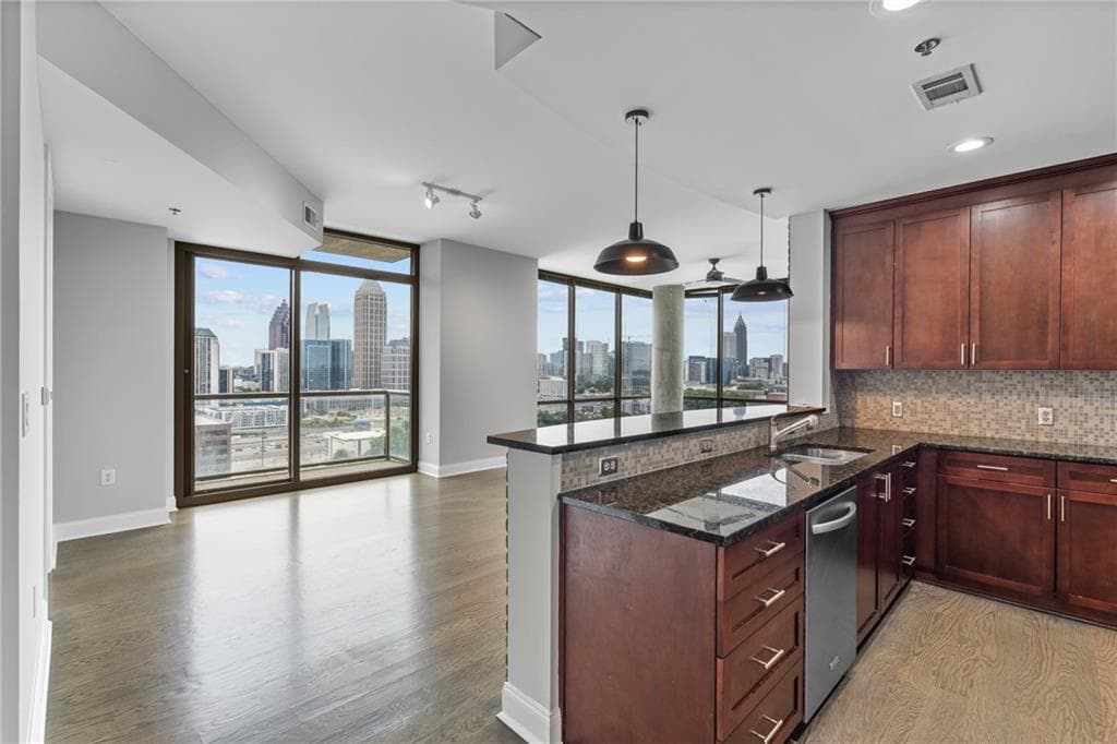 2 bedroom, 3 bathroom, 1,535 sq ft condominium sold at 270 17th Street 2101, Atlanta, GA 30363