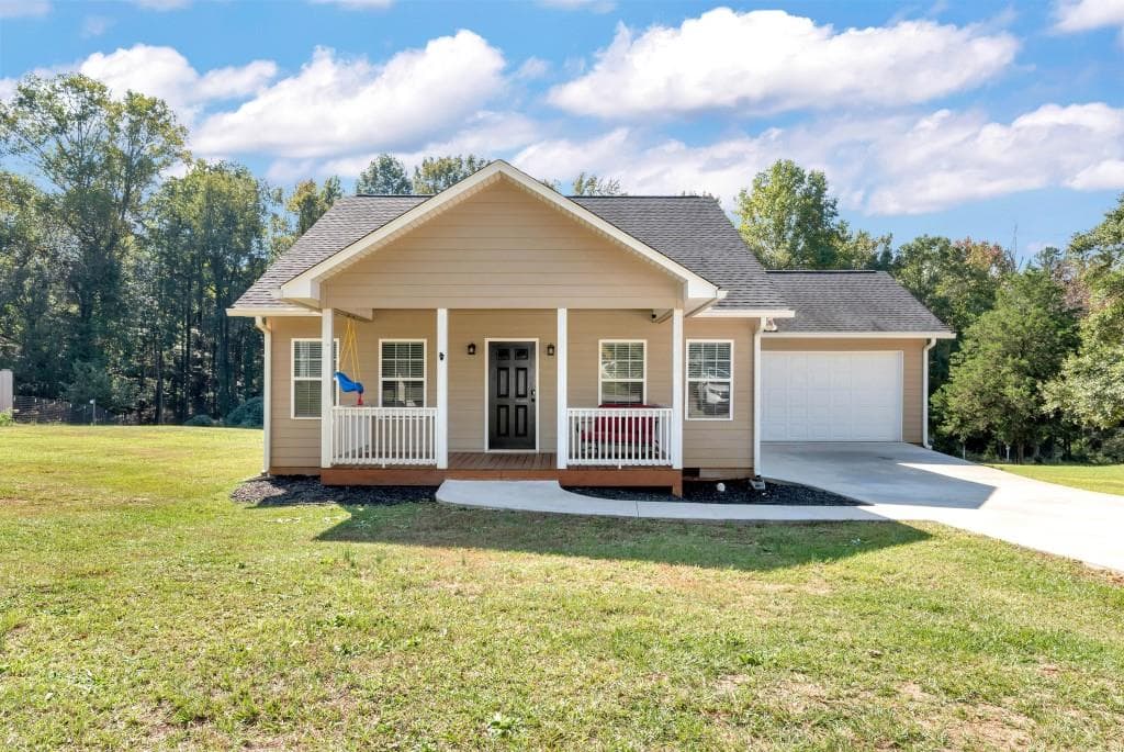 3 bedroom, 2 bathroom, 1,271 sq ft single family residence sold at 3193 Manley Street, Carnesville, GA 30521