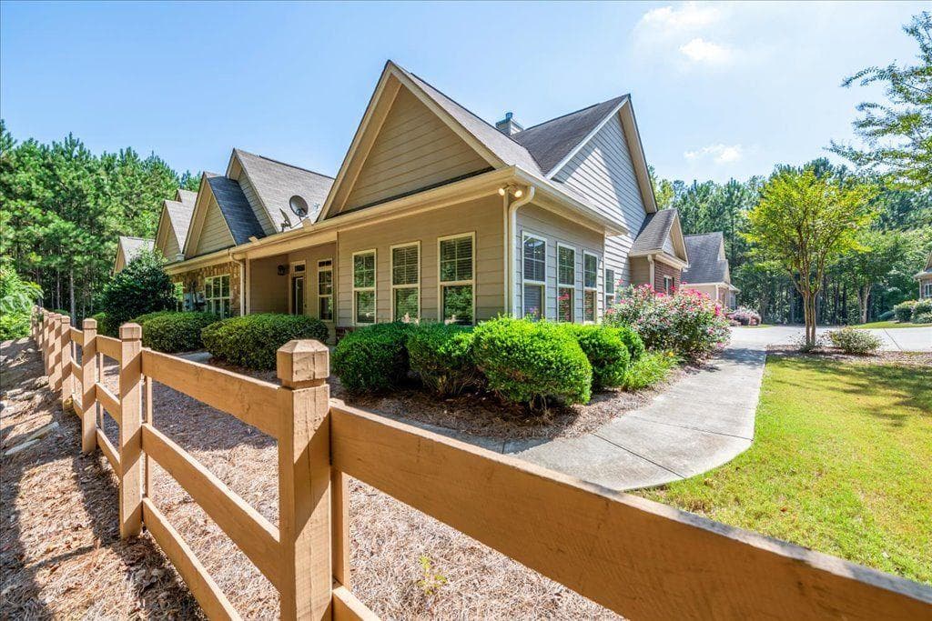 3 bedroom, 2 bathroom, 2,452 sq ft townhouse sold at 2288 Tree Arbor Way, Marietta, GA 30064