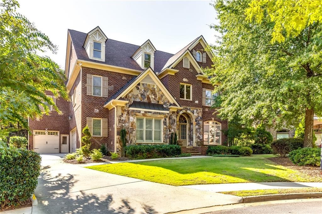5 bedroom, 5 bathroom, 4,750 sq ft single family residence sold at 7918 Stratford Lane, Atlanta, GA 30350