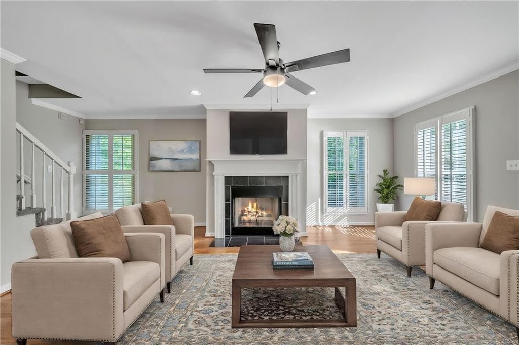 4 bedroom, 4 bathroom, 1,915 sq ft single family residence sold at 5634 CHAMBLEE DUNWOODY Road, Atlanta, GA 30338